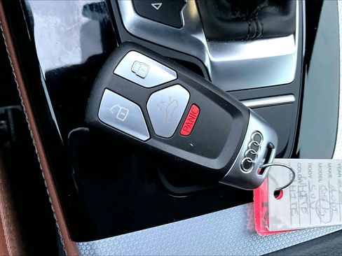 Used 2024 Audi Q5 2.0T Prestige w/ Prestige Package image 14