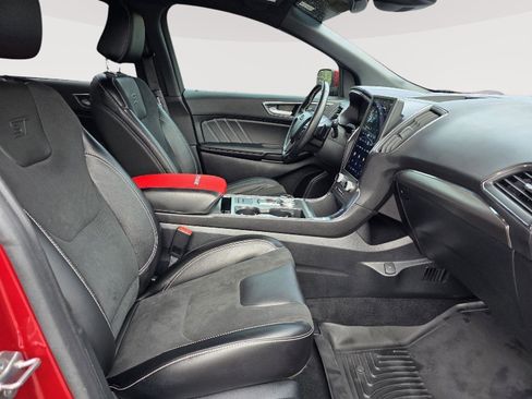 Used 2021 Ford Edge ST image 11