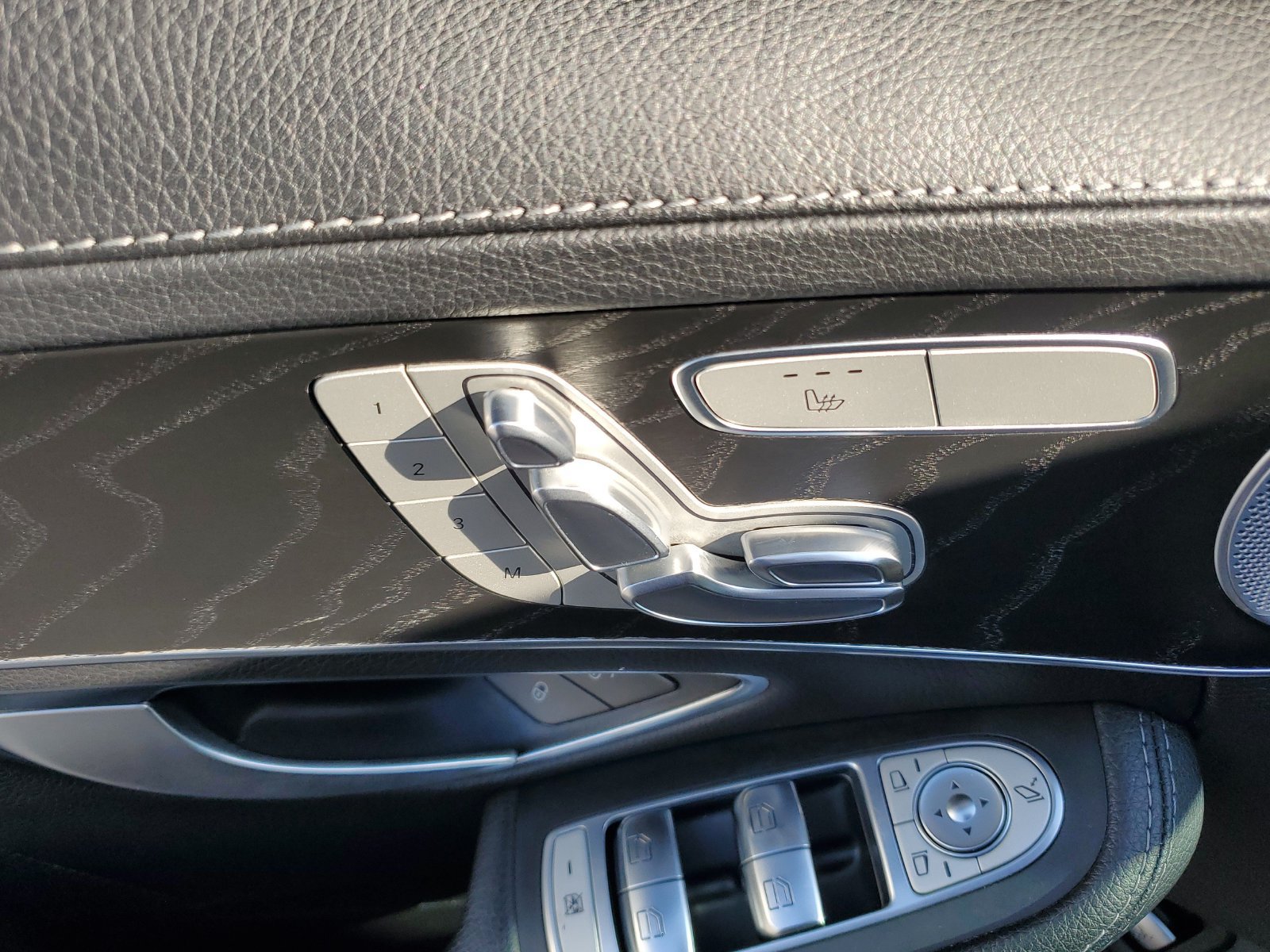 Used 2016 Mercedes-Benz C 300 4MATIC Sedan image 21
