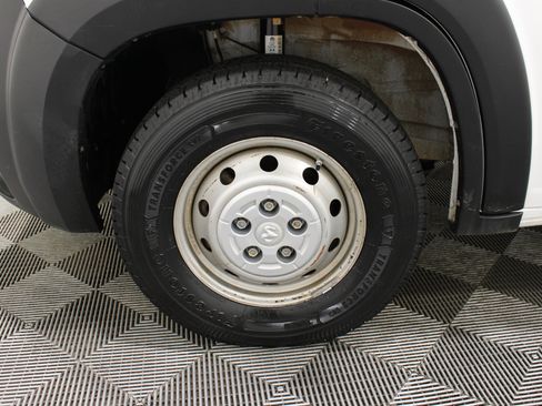 Used 2025 RAM ProMaster 2500 w/ Convenience Group FWD image 30