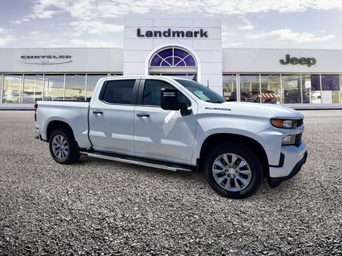 Used 2020 Chevrolet Silverado 1500 Custom w/ Custom Max Trailering Package AWD/4WD image 1