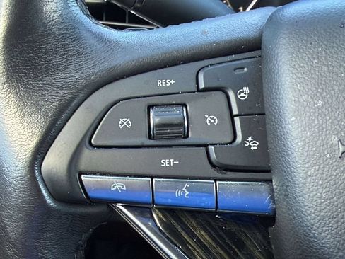 Used 2023 Cadillac XT6 Premium Luxury FWD image 25