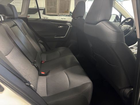 Used 2025 Toyota RAV4 XLE image 42
