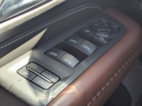 Used 2024 GMC Yukon Denali Ultimate image 12