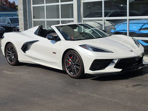 Used 2023 Chevrolet Corvette Stingray Premium Conv w/ Z51 Performance Package RWD image 1