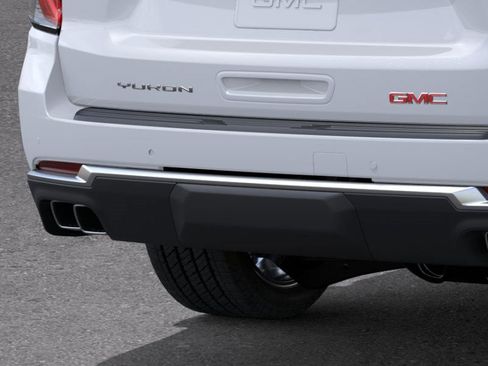 New 2026 GMC Yukon XL Denali w/ Denali Reserve Package image 14