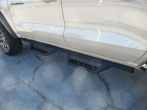 Used 2024 Chevrolet Colorado ZR2 image 14