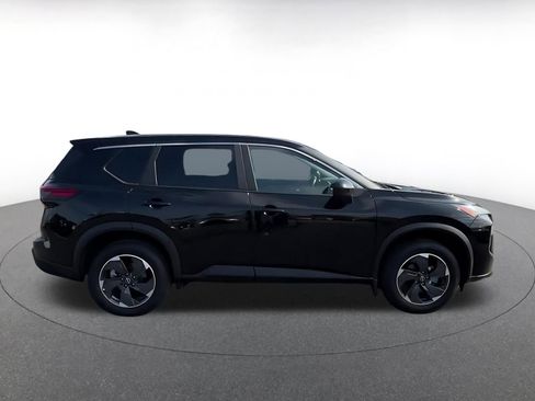 Used 2025 Nissan Rogue SV AWD/4WD image 16