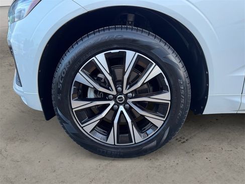 Certified 2023 Volvo XC60 B5 Core image 7