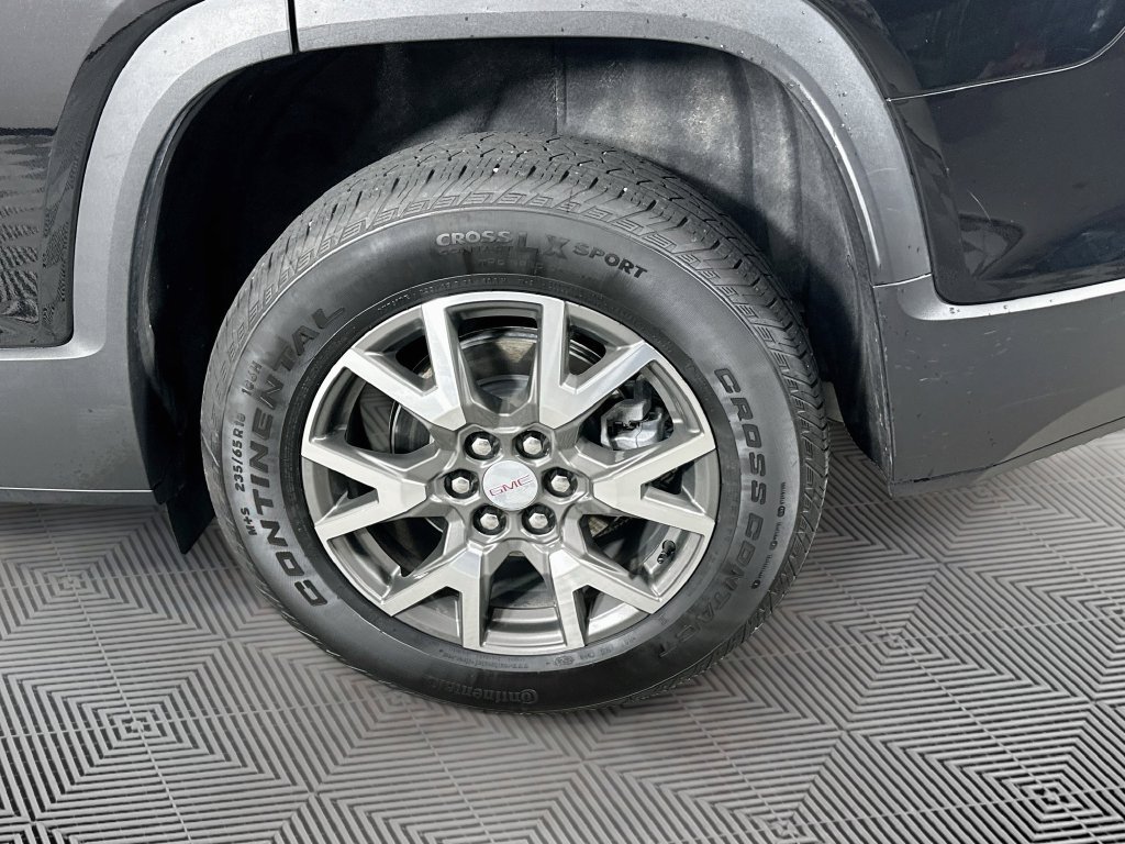 Used 2023 GMC Acadia SLE w/ Driver Convenience Package FWD image 39