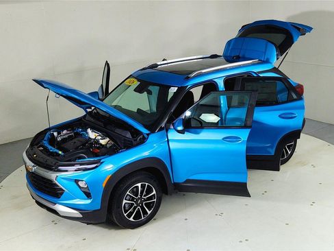 New 2026 Chevrolet TrailBlazer LT w/ LT Cold Weather Package FWD image 24