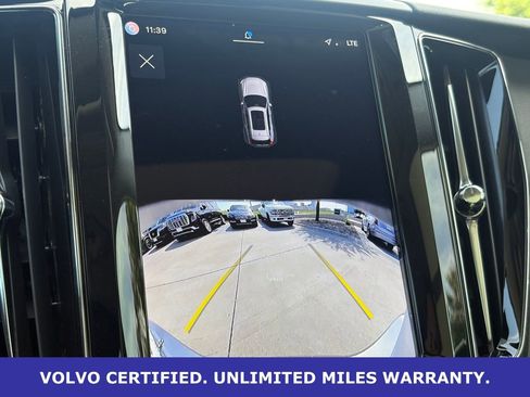 Certified 2025 Volvo XC60 B5 Core AWD/4WD image 27