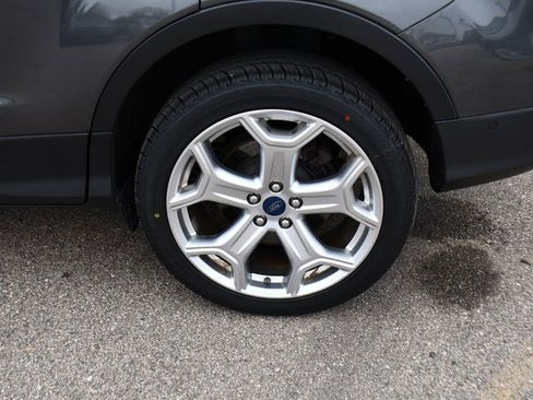 Used 2019 Ford Escape Titanium image 21