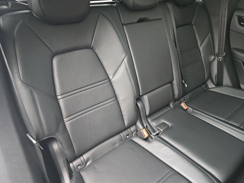 Certified 2023 Porsche Cayenne image 32