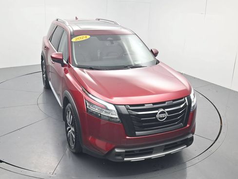 Used 2024 Nissan Pathfinder Platinum w/ Black Appearance Package AWD/4WD image 59