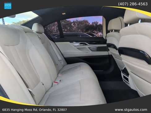 Used 2017 BMW 740i image 26