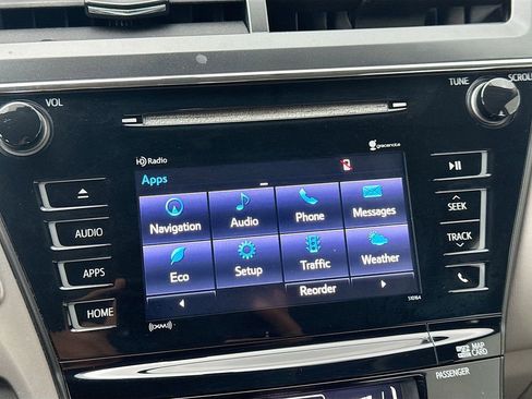 Used 2017 Toyota Prius V Five FWD image 18