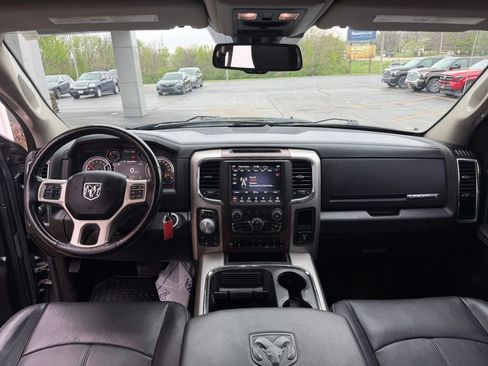 Used 2019 RAM 1500 Laramie AWD/4WD image 12