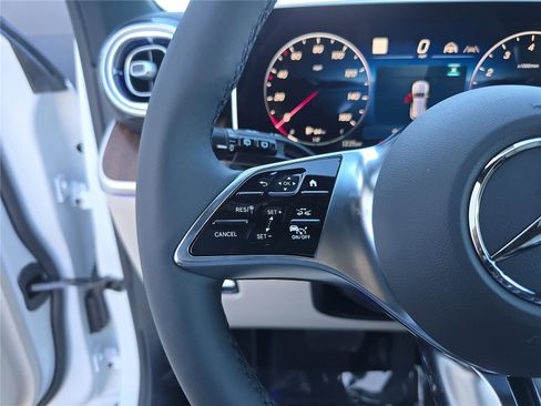 Used 2026 Mercedes-Benz GLC 300 4MATIC image 35