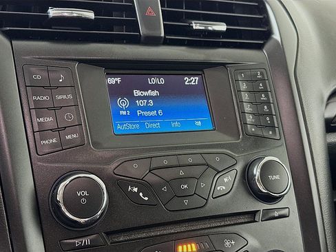 Used 2018 Ford Fusion SE w/ Equipment Group 601A FWD image 14