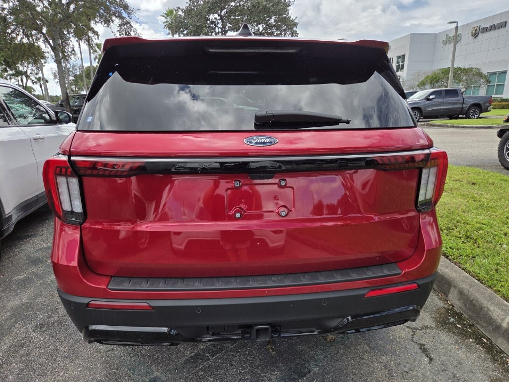 Used 2026 Ford Explorer ST-Line w/ ST-Line Street Pack RWD image 5