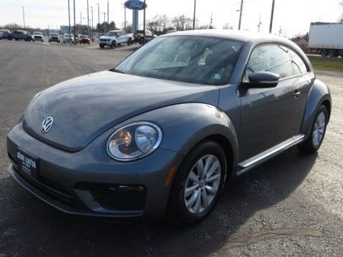 Used 2019 Volkswagen Beetle 2.0T S image 3