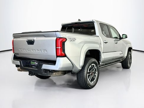 Used 2025 Toyota Tacoma TRD Sport w/ TRD Sport Upgrade Package AWD/4WD image 9