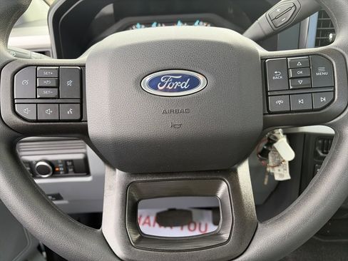 Used 2025 Ford F250 XLT image 11