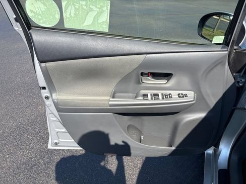 Used 2014 Toyota Prius V Two FWD image 17