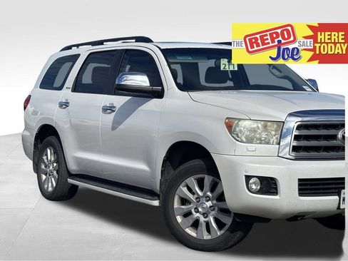 Used 2013 Toyota Sequoia Platinum image 1