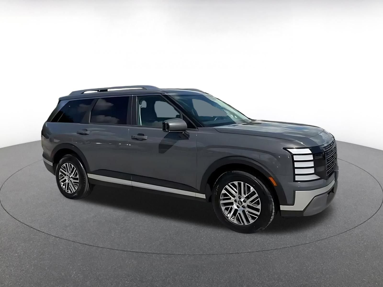 Used 2026 Hyundai Palisade SEL FWD image 2