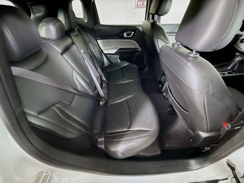 Used 2024 Jeep Compass Limited image 28