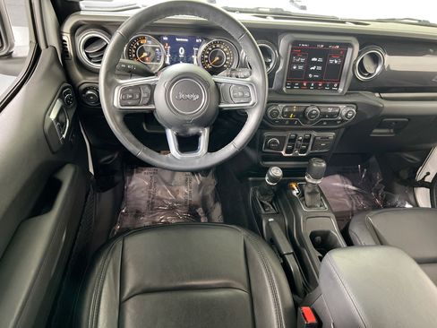 Used 2023 Jeep Wrangler Unlimited Sahara image 22