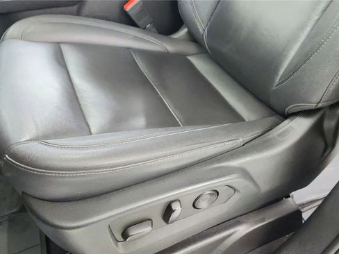 Used 2022 Chevrolet Suburban Z71 w/ Luxury Package image 27