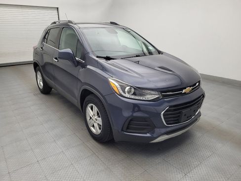 Used 2018 Chevrolet Trax LT w/ LT Convenience Package FWD image 13