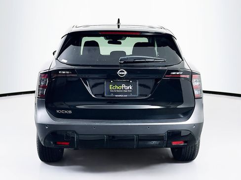 Used 2025 Nissan Kicks SV image 7
