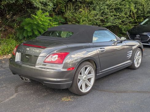 Used 2005 Chrysler Crossfire Limited RWD image 2