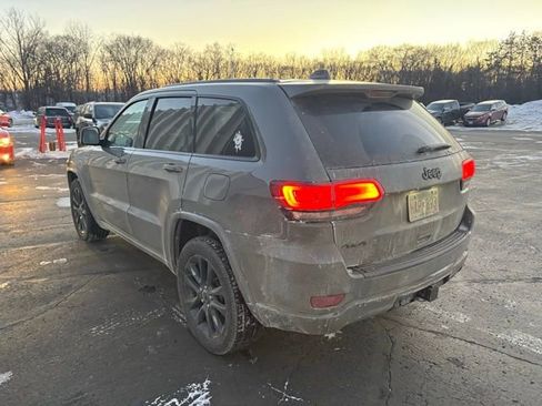 Used 2021 Jeep Grand Cherokee Laredo X image 7