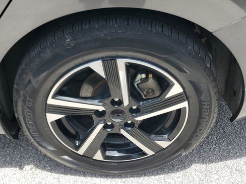 Used 2024 Nissan Sentra SV image 7