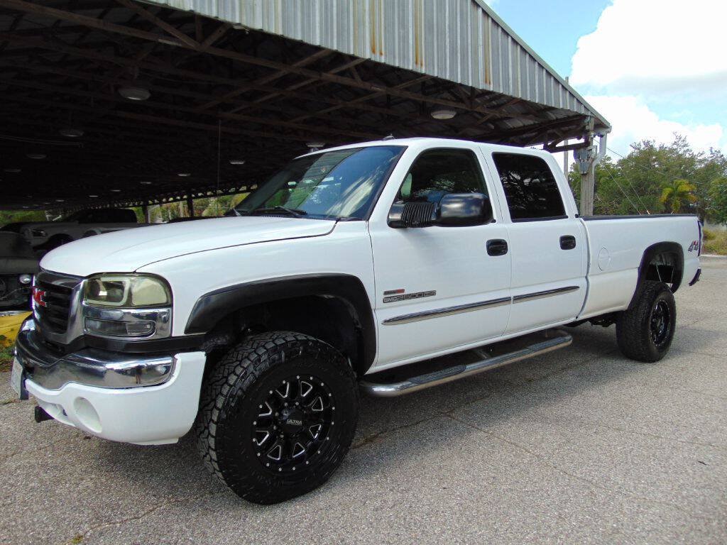 Used 2004 GMC Sierra 2500 SLT w/ Heavy-Duty Power Package AWD/4WD image 1