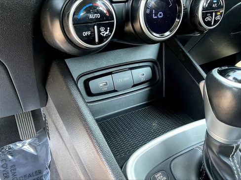 Certified 2023 Hyundai Venue SEL FWD image 16