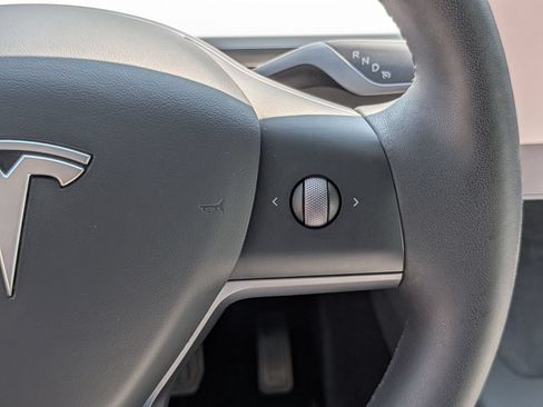 Used 2023 Tesla Model Y Long Range AWD/4WD image 18