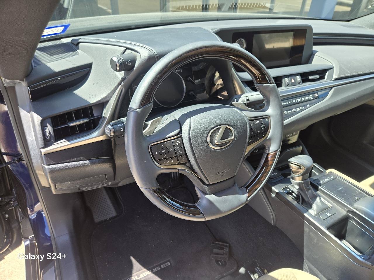 Used 2020 Lexus ES 350 w/ Premium Package FWD image 5