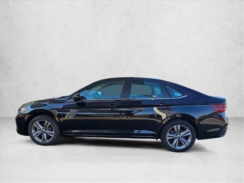 Used 2024 Volkswagen Jetta SE FWD image 9