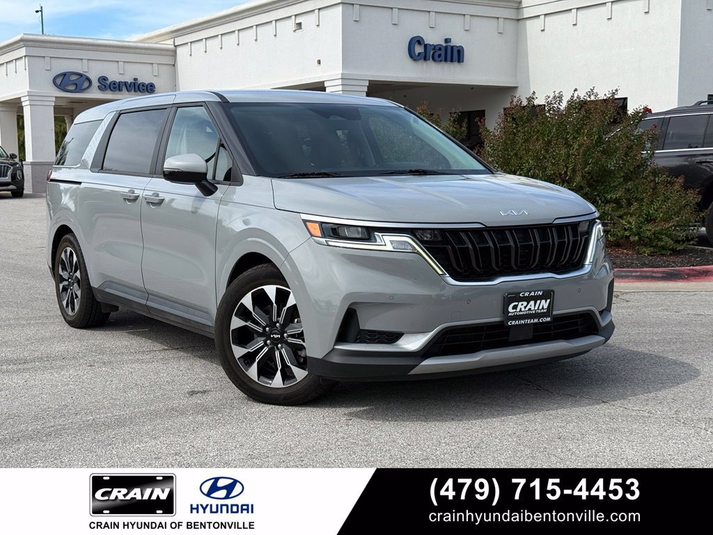 Used 2022 Kia Carnival EX FWD image 1