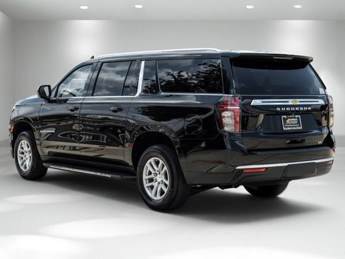 Used 2023 Chevrolet Suburban LT RWD image 8