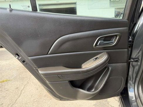 Used 2015 Chevrolet Malibu LT FWD image 16