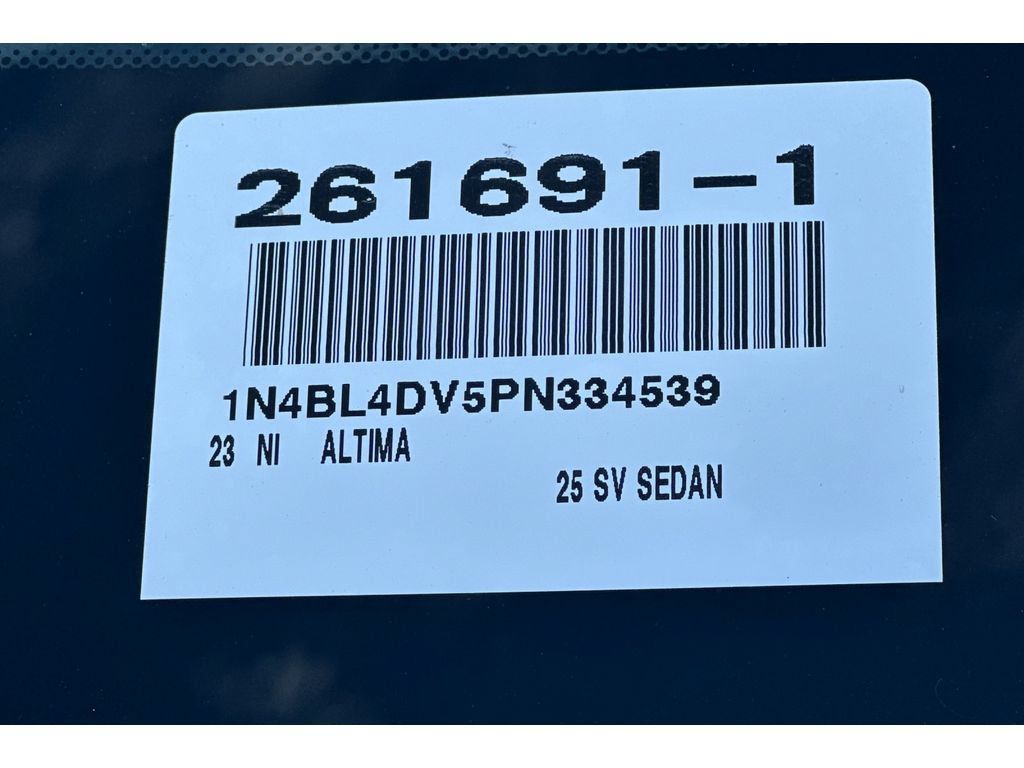Used 2023 Nissan Altima 2.5 SV FWD image 2