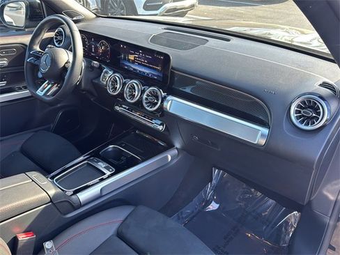 Certified 2025 Mercedes-Benz GLB 35 AMG 4MATIC image 27