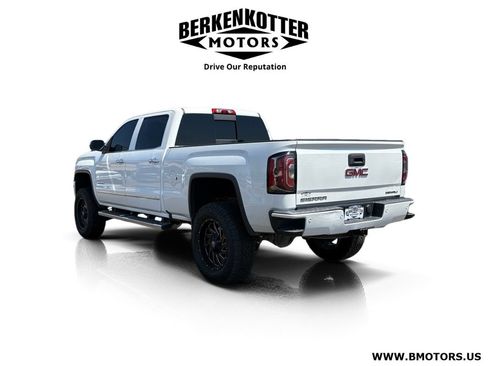 Used 2017 GMC Sierra 1500 Denali AWD/4WD image 5